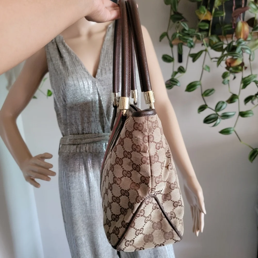 SALE🎉 RARE Authentic Gucci Sherry Line Web Tote Shoulder Bag - Picture 5 of 17